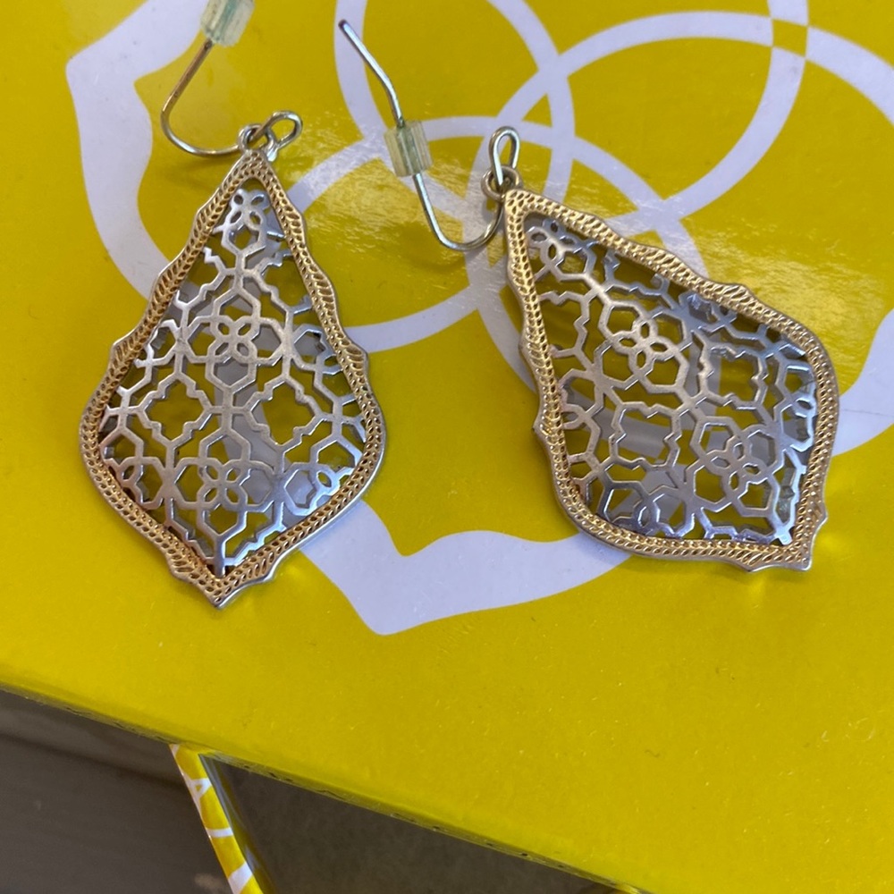 Kendra Scott dangle earrings